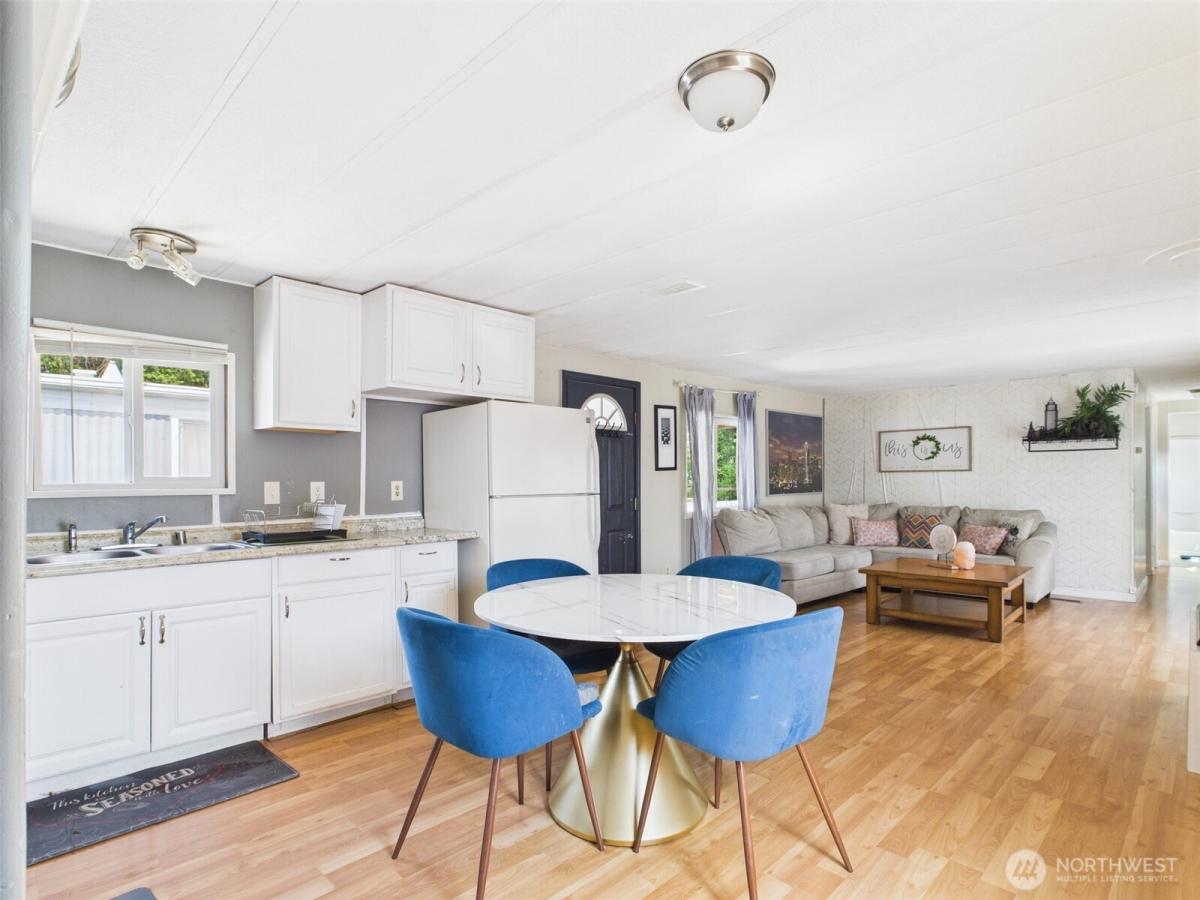 MLS #NWM2390052 image #0