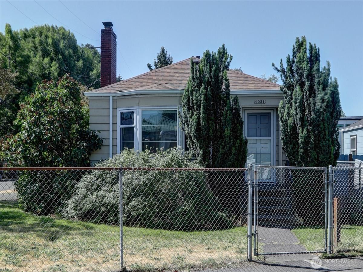 MLS #NWM2390454 image #0
