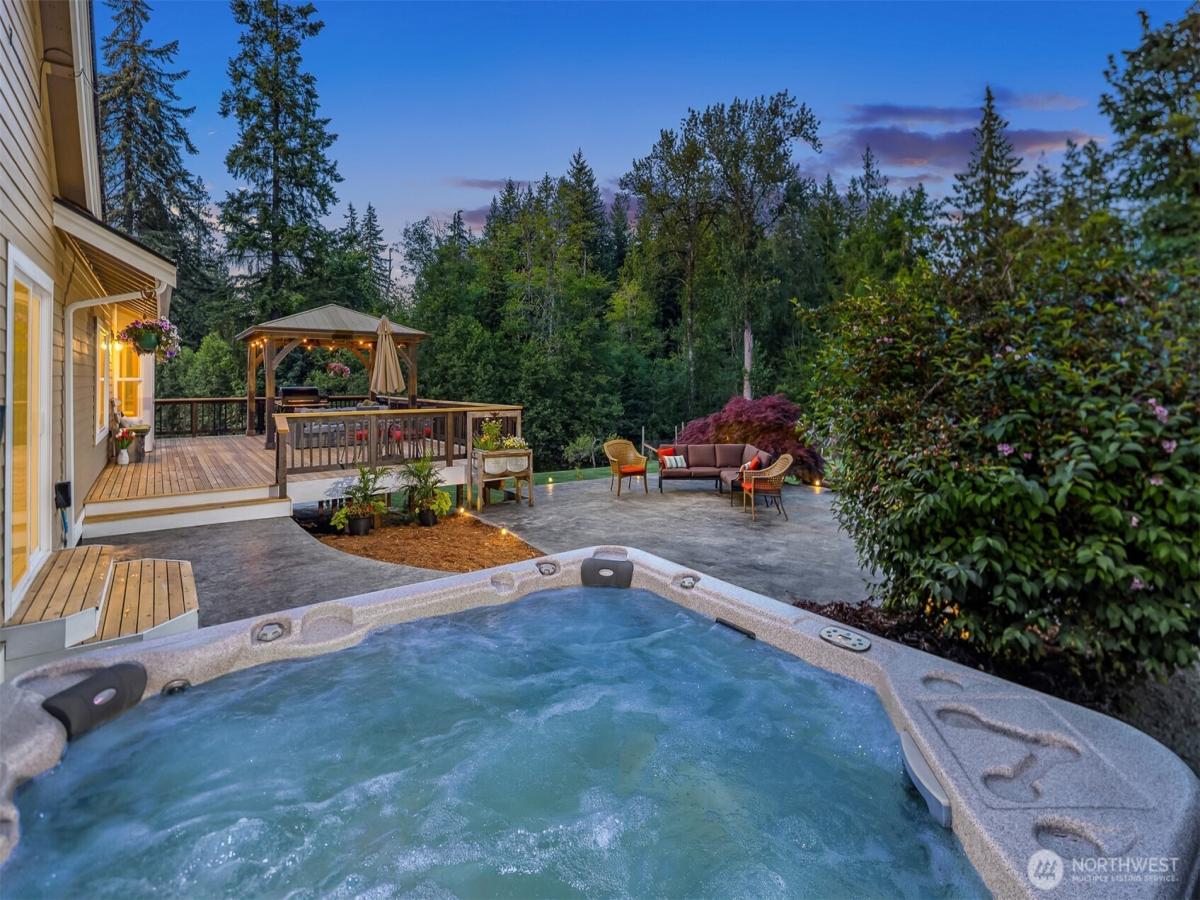 MLS #NWM2391480 image #0