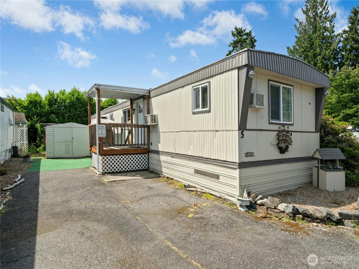 MLS #NWM2392048 image #0