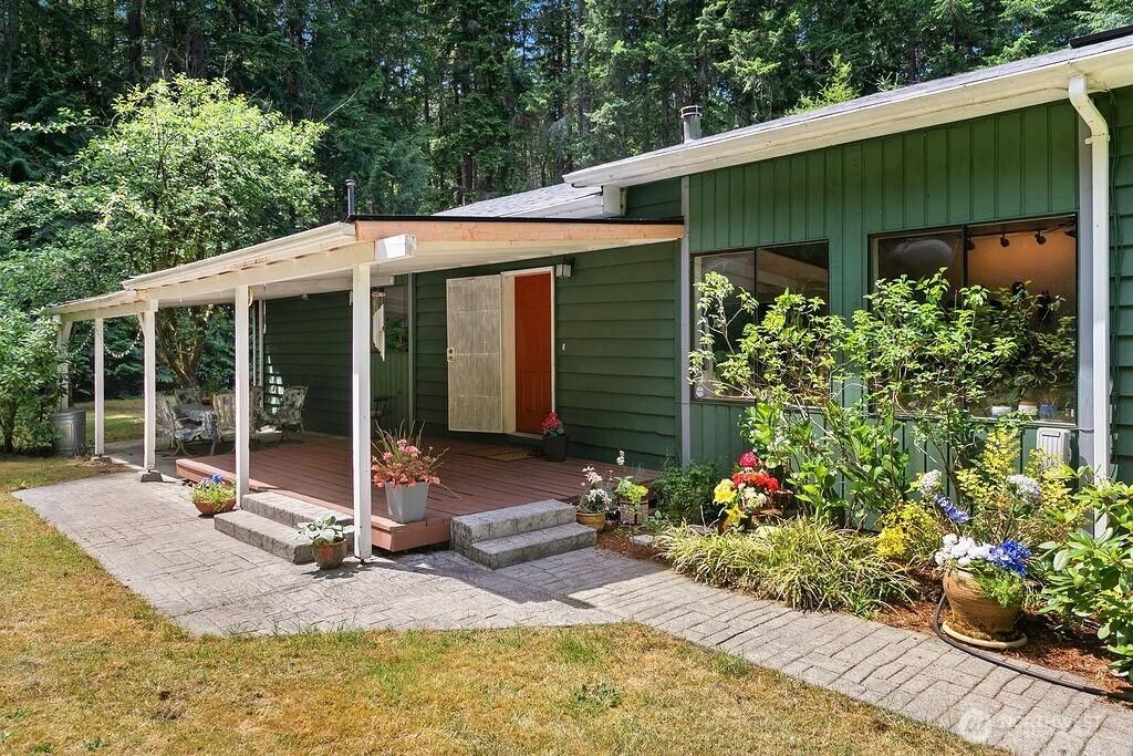 MLS #NWM2392248 image #0