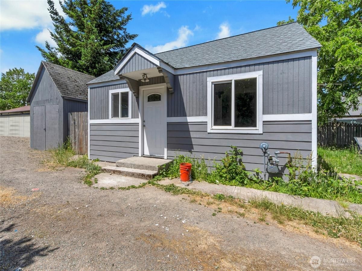 MLS #NWM2392315 image #0