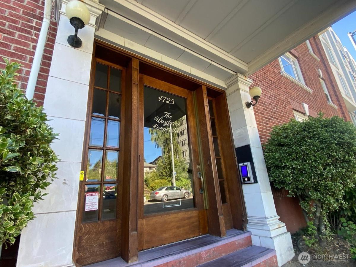 MLS #NWM2392460 image #0