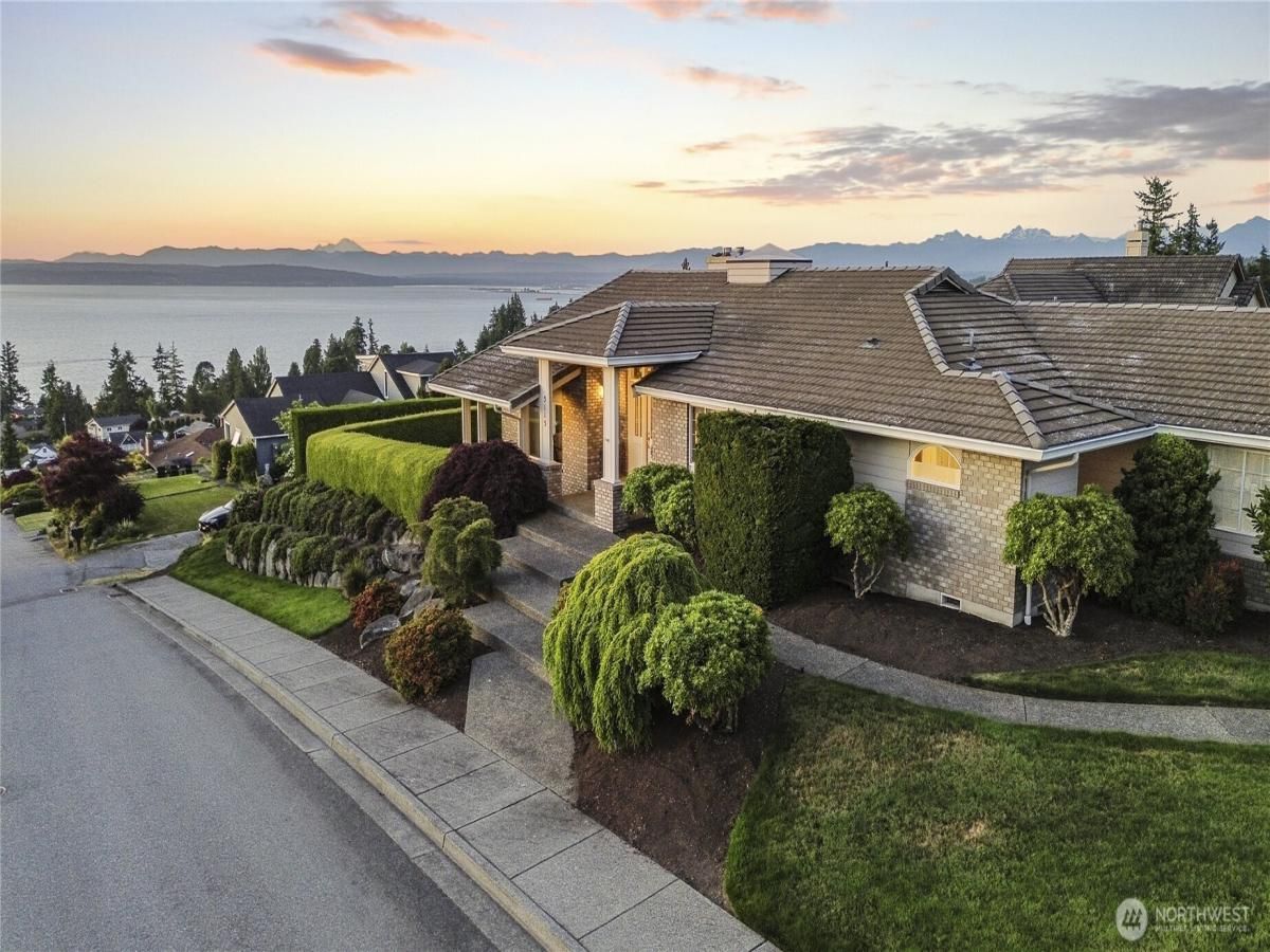 MLS #NWM2392607 image #0