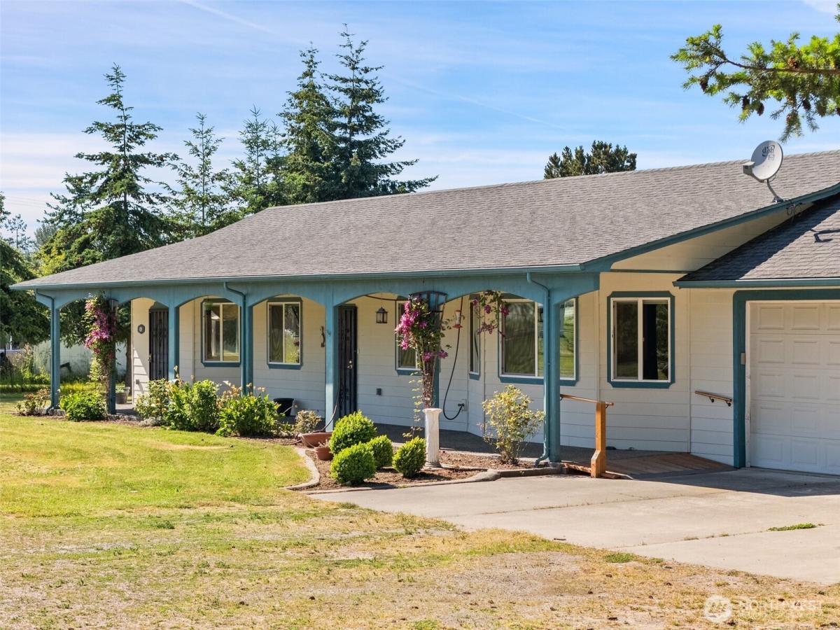 MLS #NWM2392654 image #0