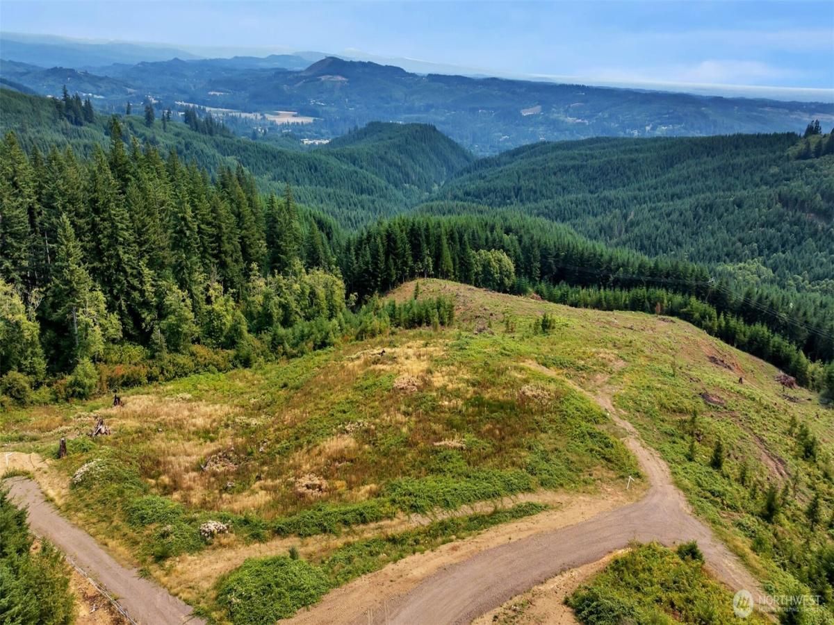 MLS #NWM2392782 image #0