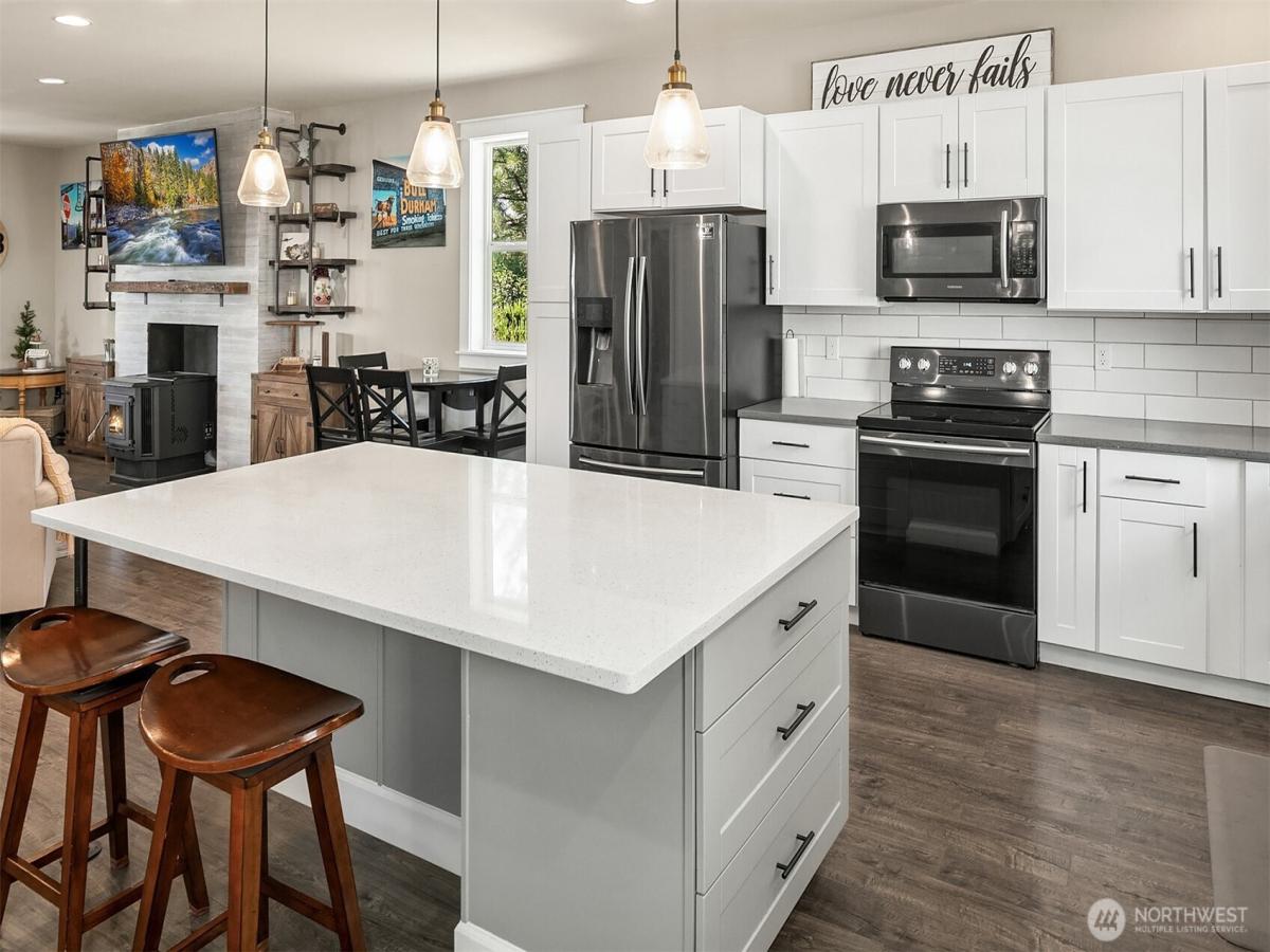 MLS #NWM2393046 image #0