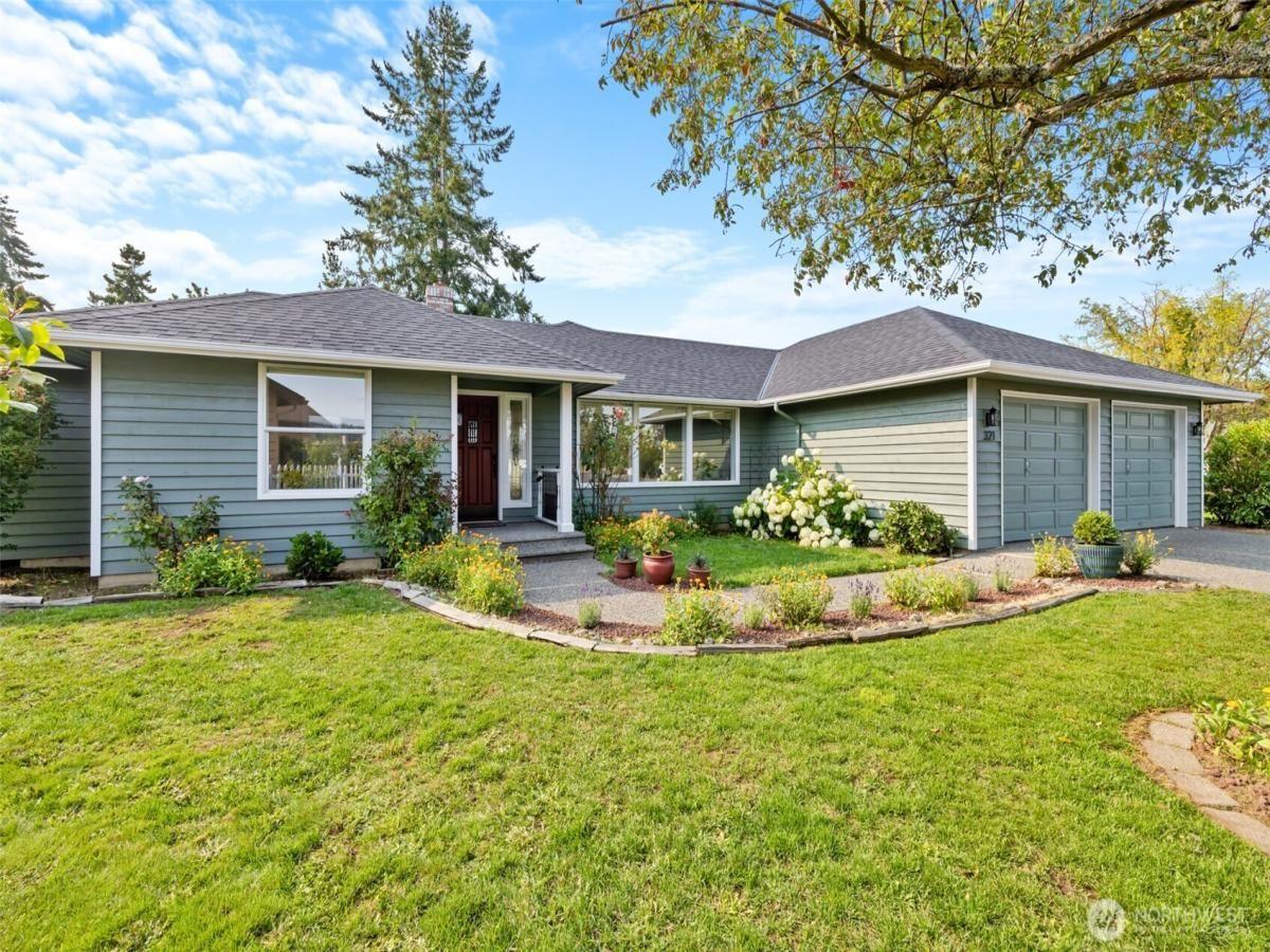 MLS #NWM2393560 image #0