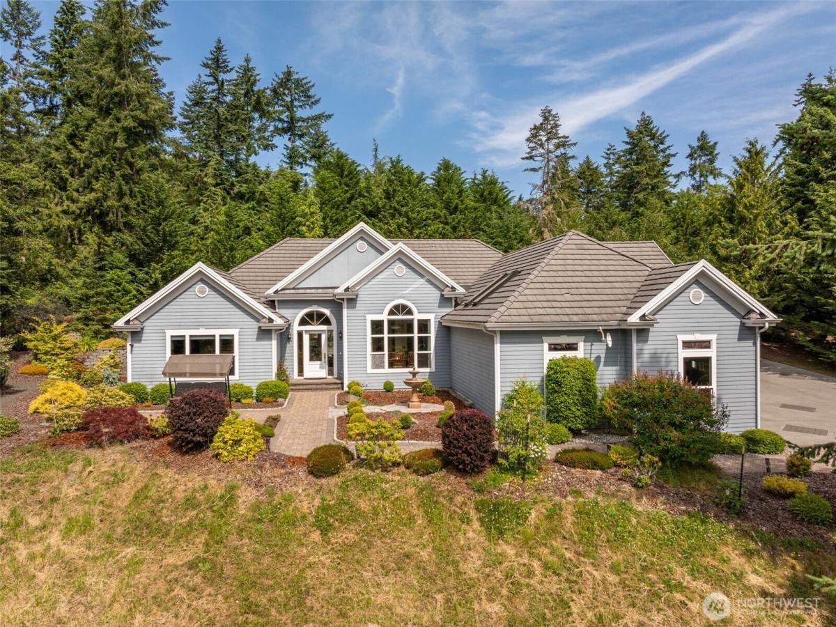 MLS #NWM2394538 image #0
