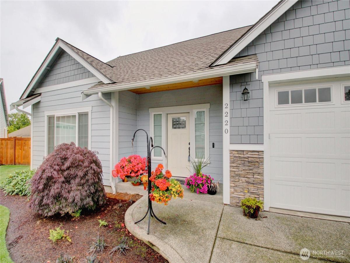 MLS #NWM2394736 image #0