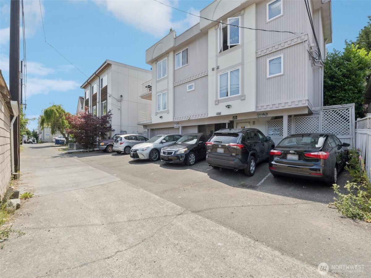 MLS #NWM2395061 image #0