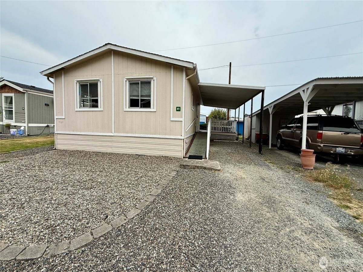 MLS #NWM2395295 image #0