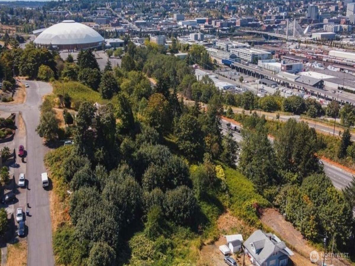 MLS #NWM2395310 image #0