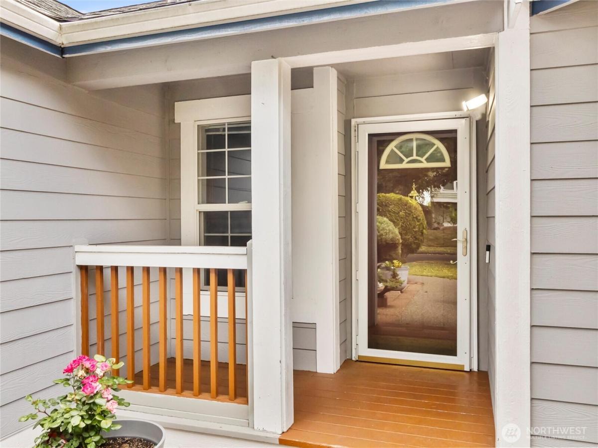 MLS #NWM2395559 image #0