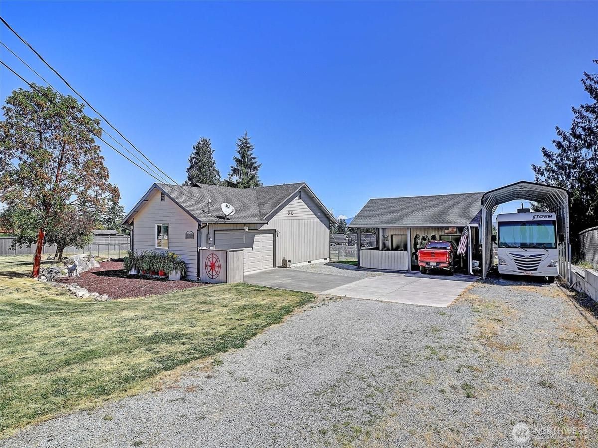 MLS #NWM2395604 image #0