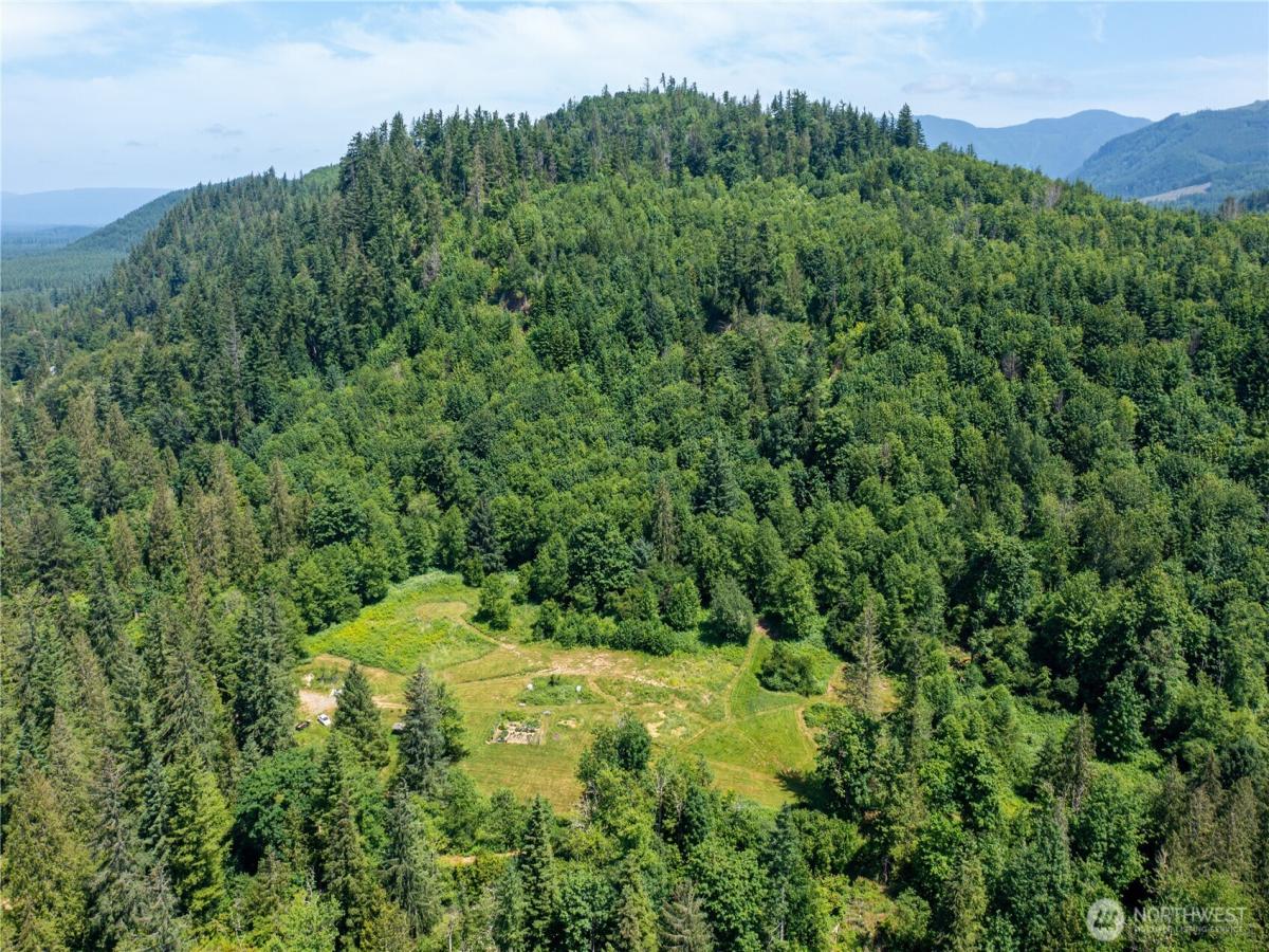 MLS #NWM2395624 image #0