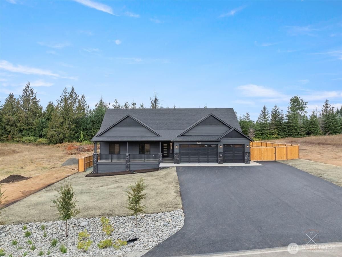 MLS #NWM2395738 image #0