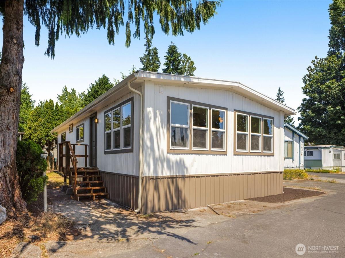 MLS #NWM2395869 image #0