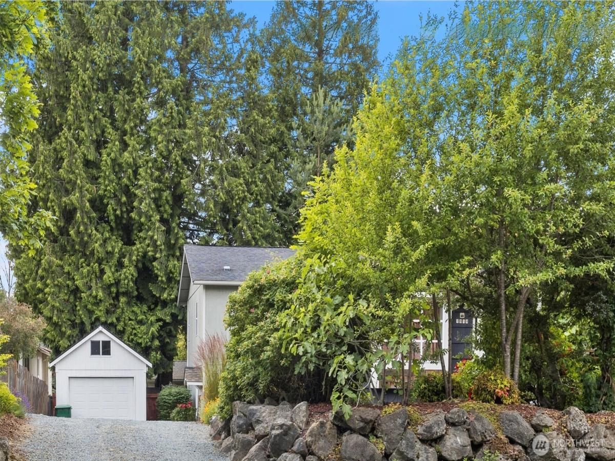 MLS #NWM2396536 image #0