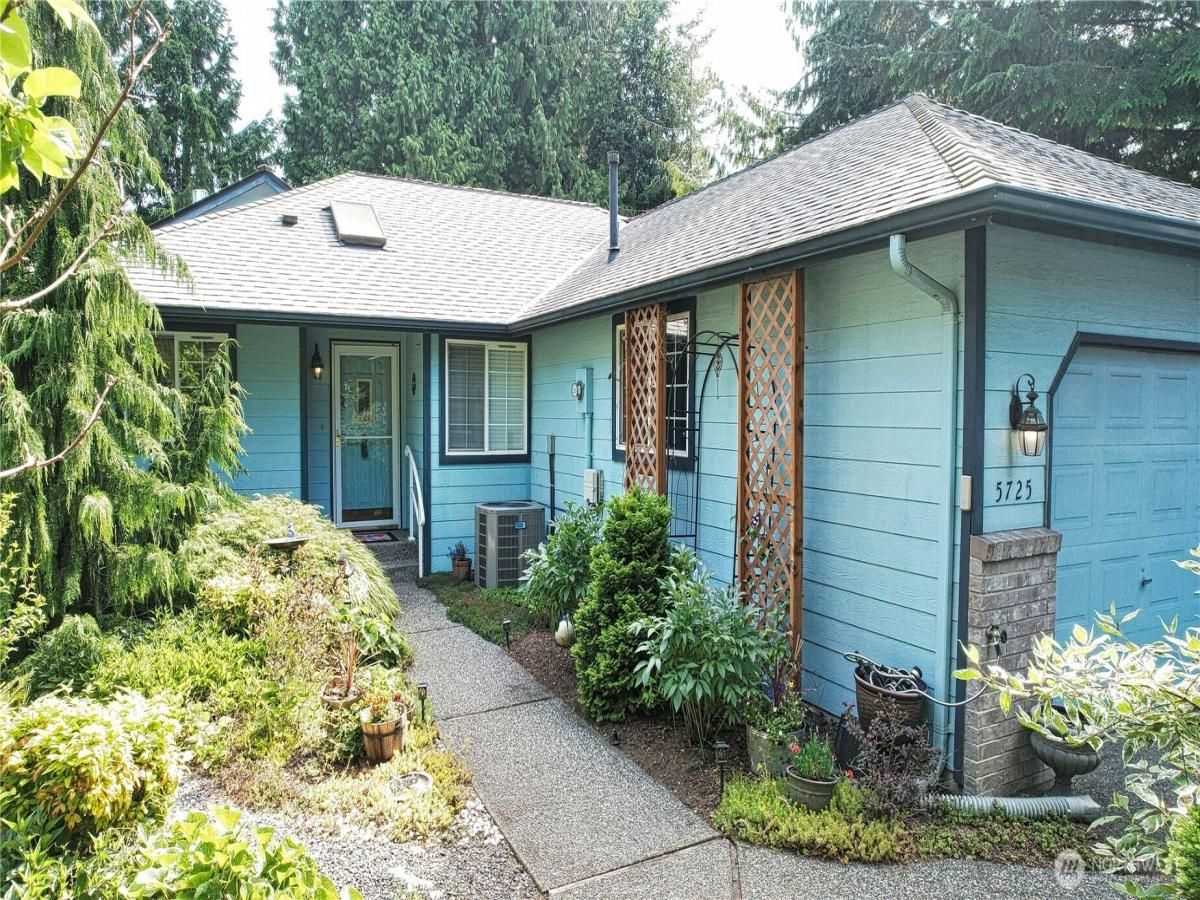 MLS #NWM2396663 image #0