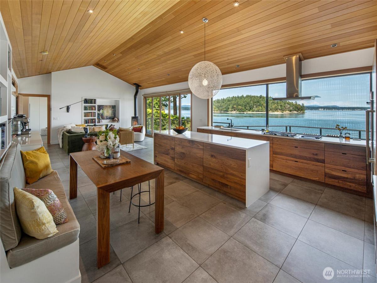 MLS #NWM2398789 image #0