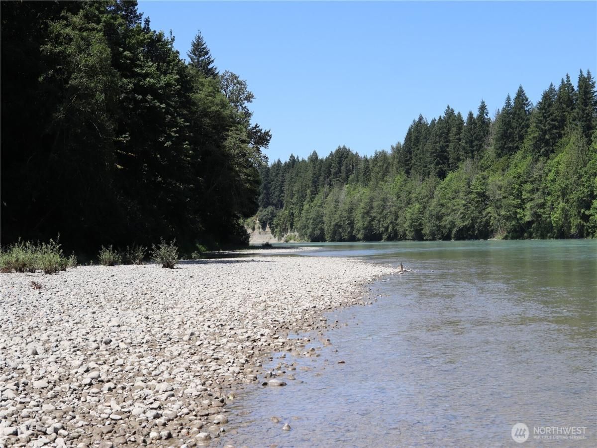 MLS #NWM2398937 image #0