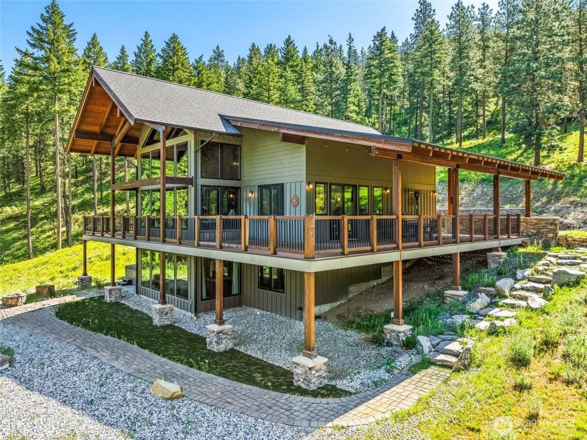 MLS #NWM2401384 image #0