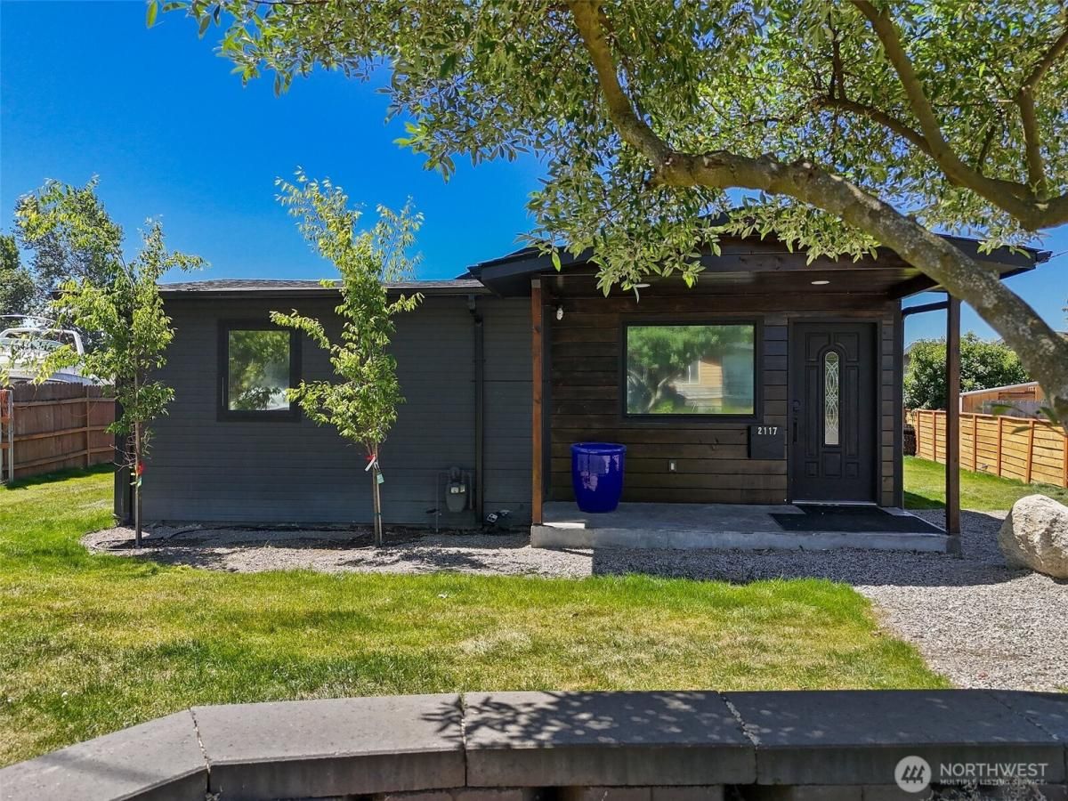 MLS #NWM2402751 image #0