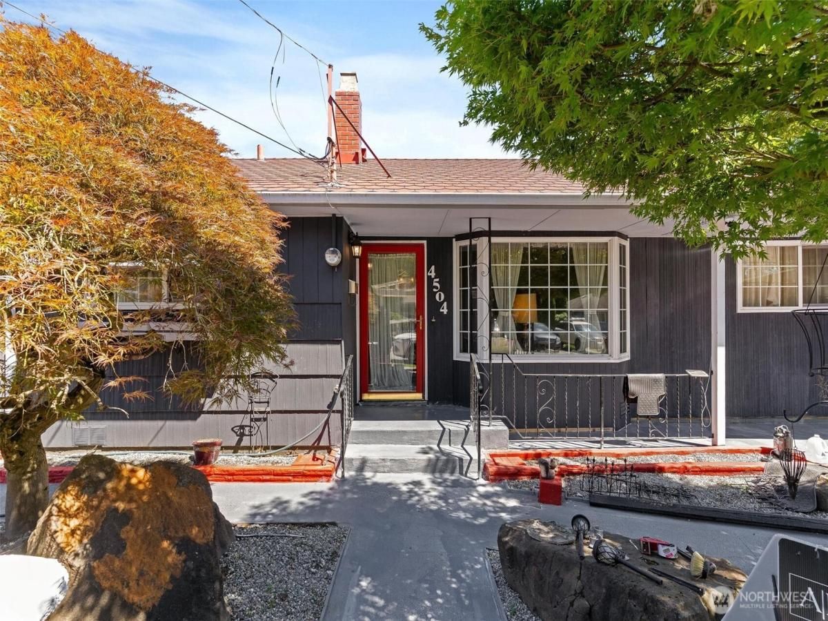 MLS #NWM2402972 image #0