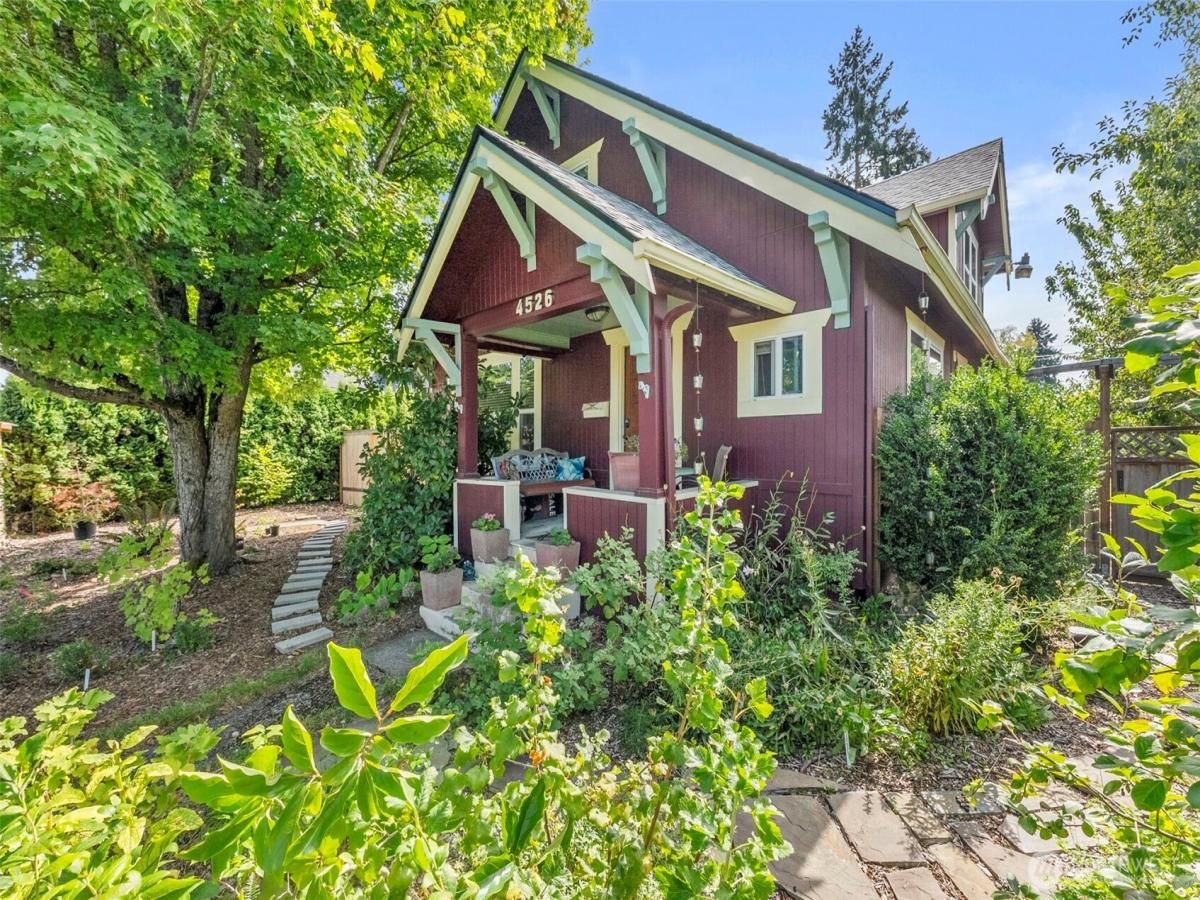 MLS #NWM2403967 image #0