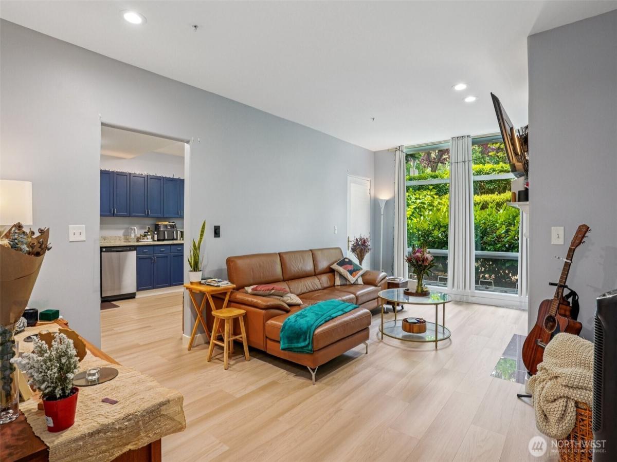 MLS #NWM2405633 image #0