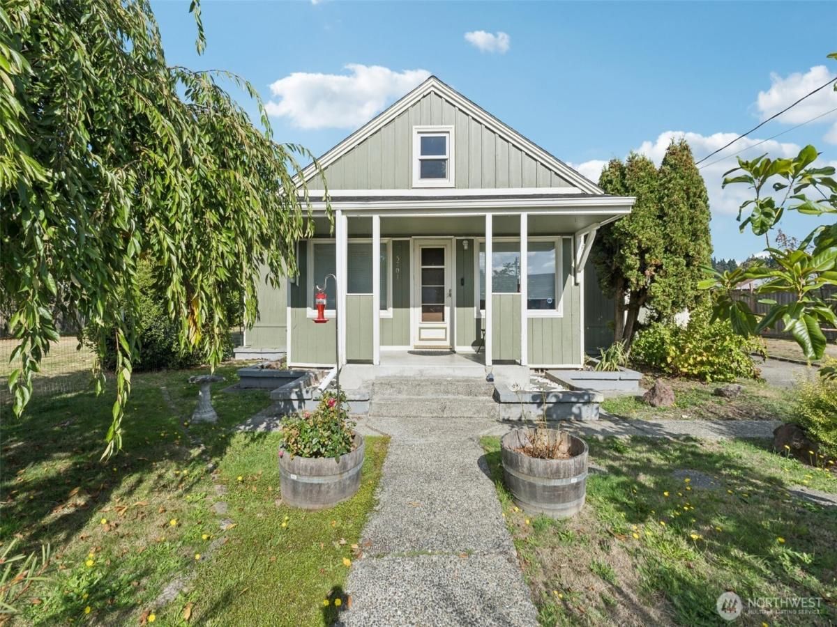 MLS #NWM2408890 image #0