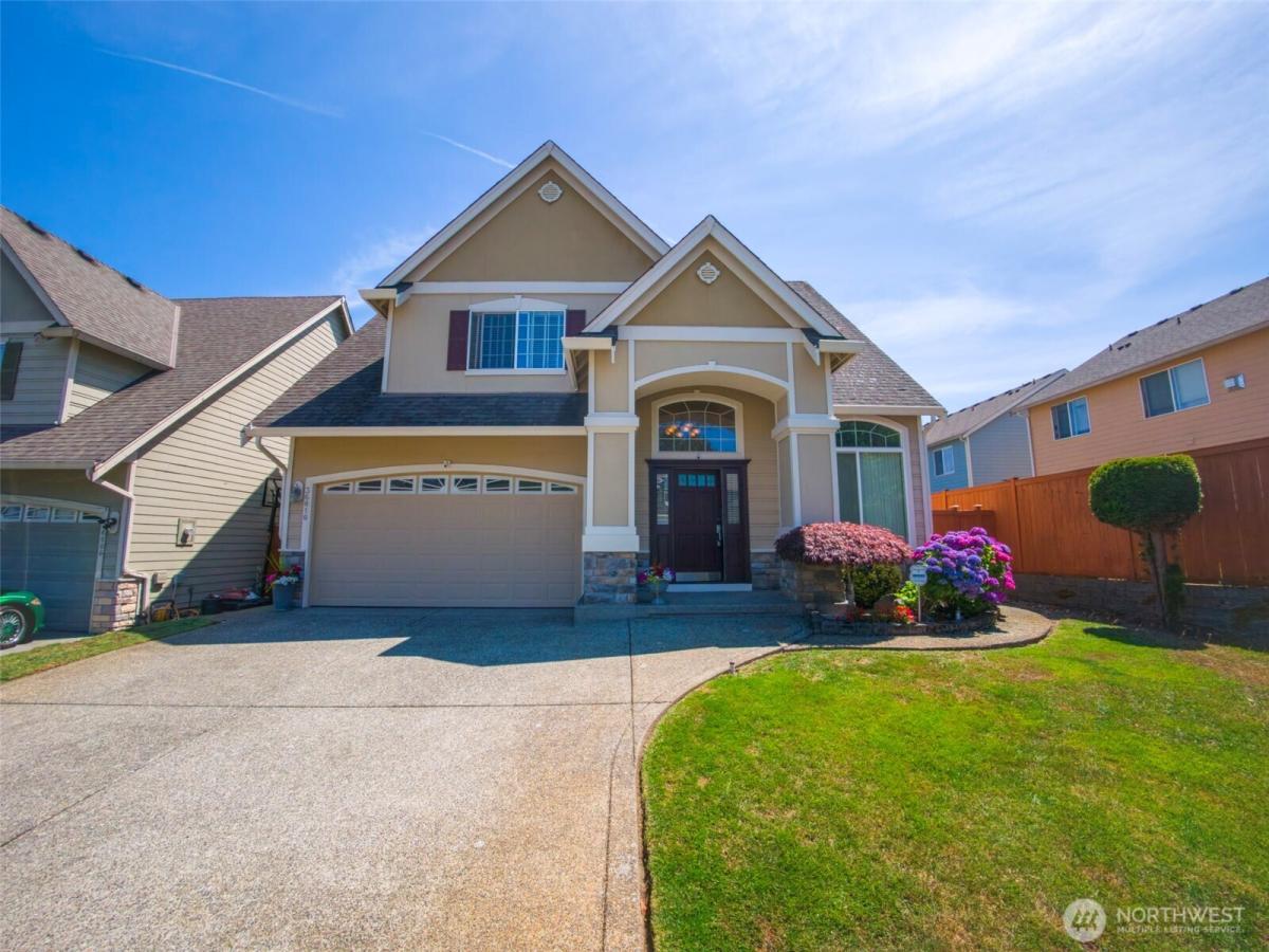 MLS #NWM2409153 image #0