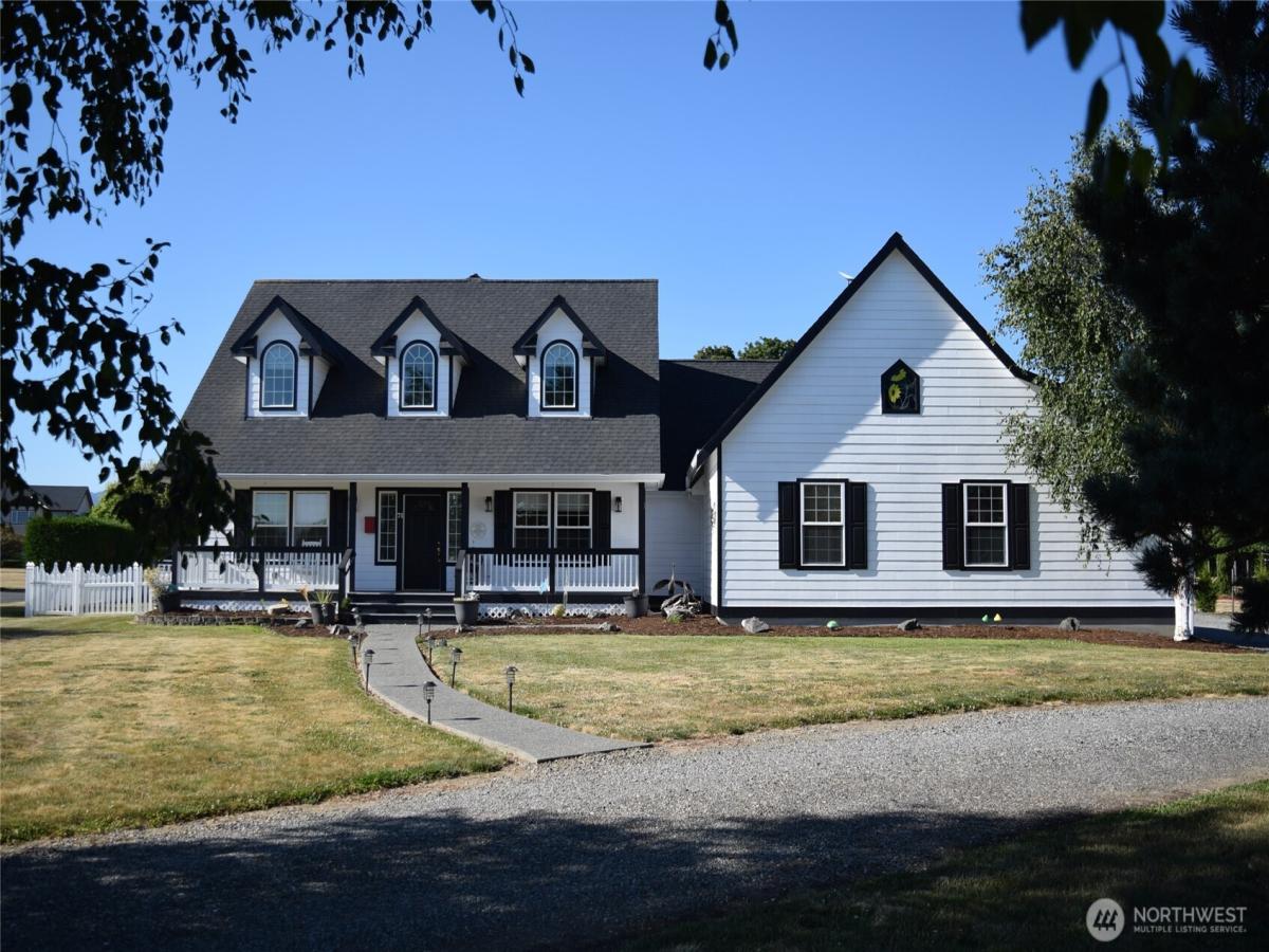 MLS #NWM2409302 image #0