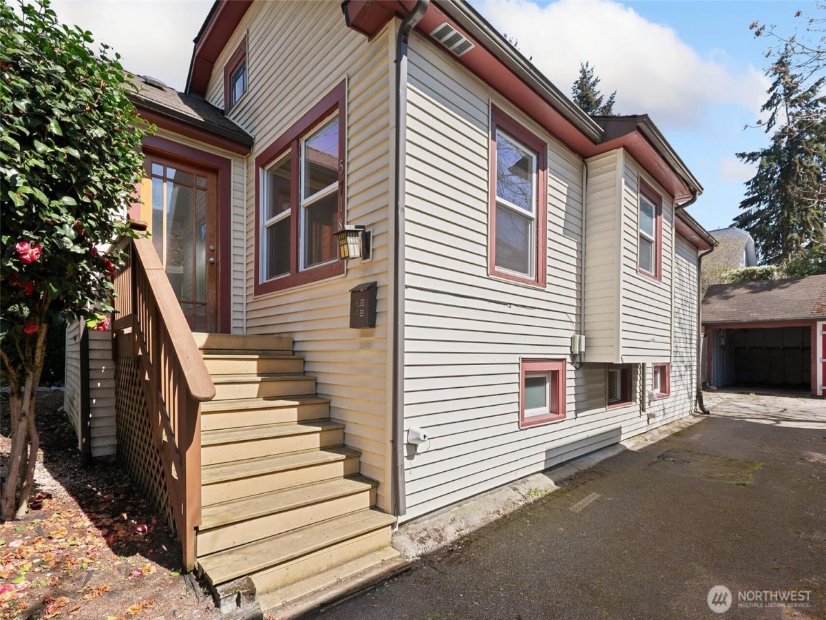 MLS #NWM2409465 image #0