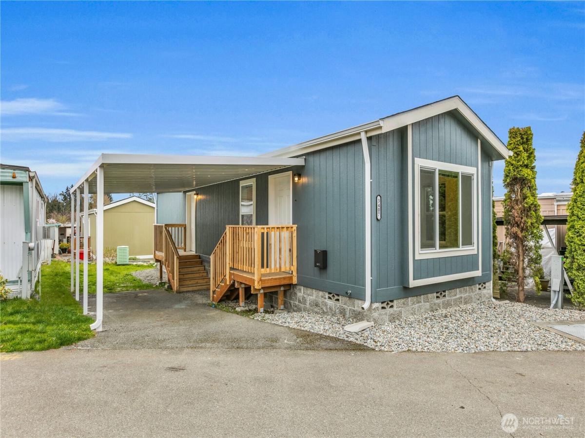 MLS #NWM2409656 image #0