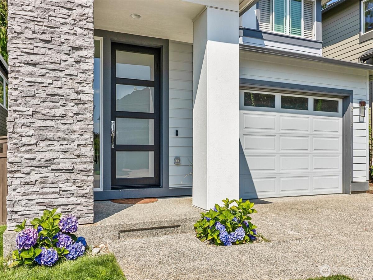 MLS #NWM2410952 image #0