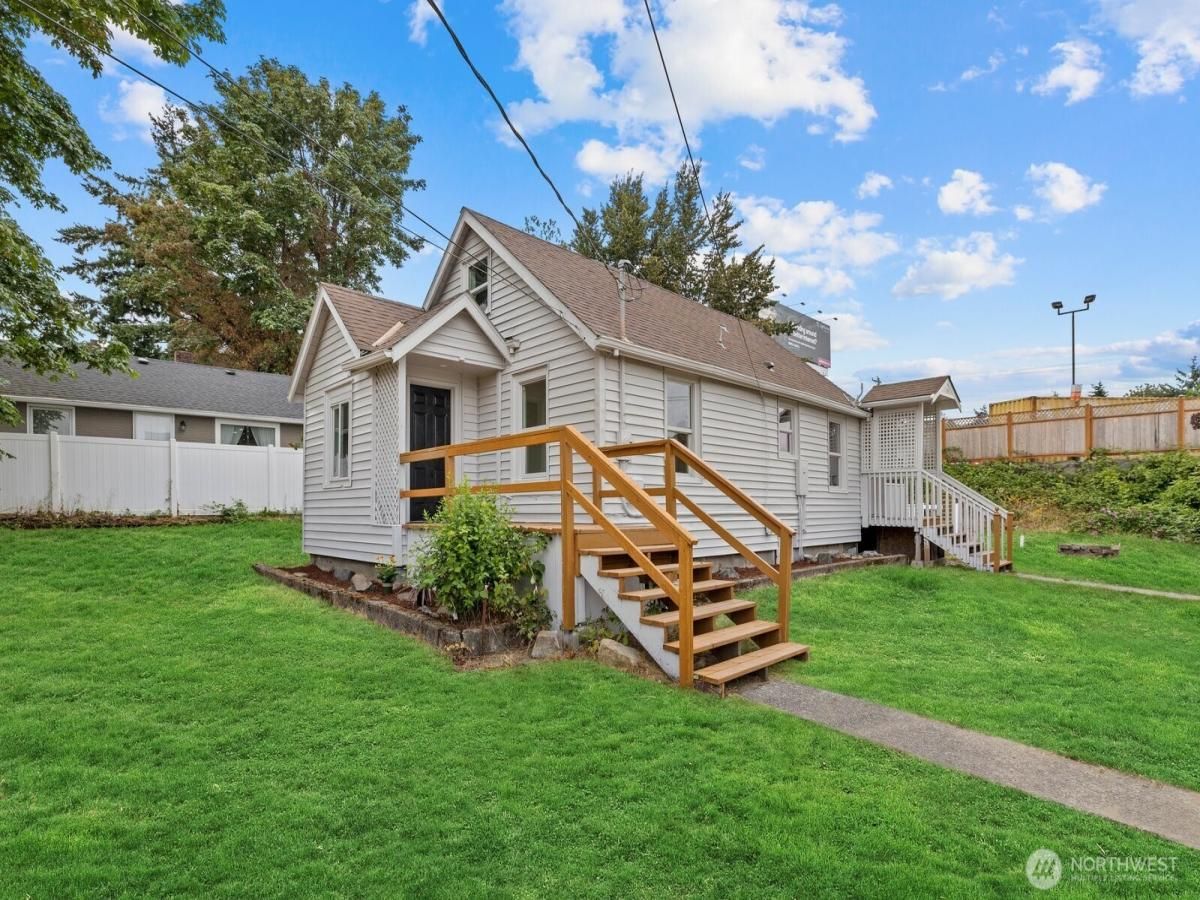 MLS #NWM2412076 image #0