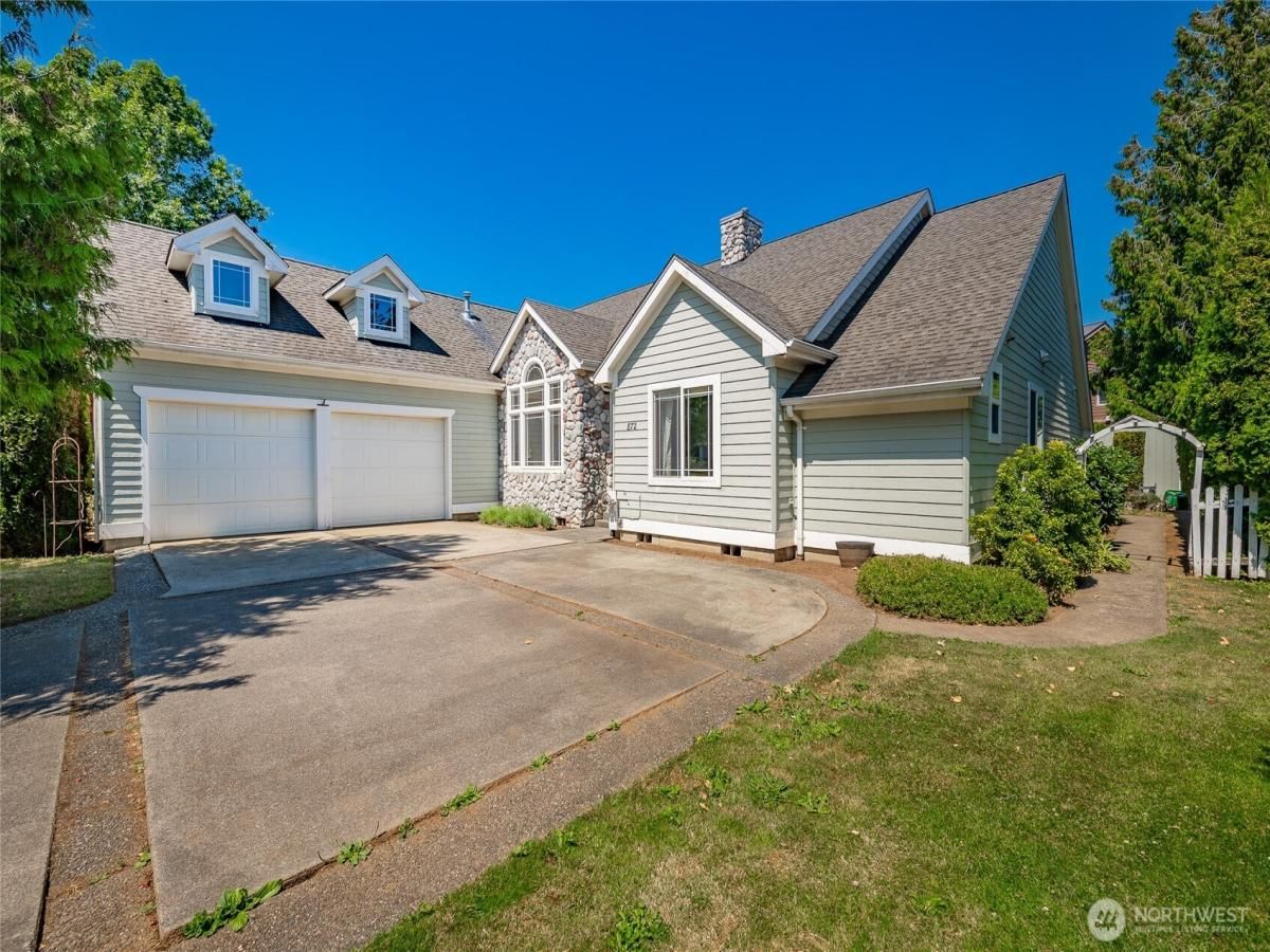 MLS #NWM2412150 image #0