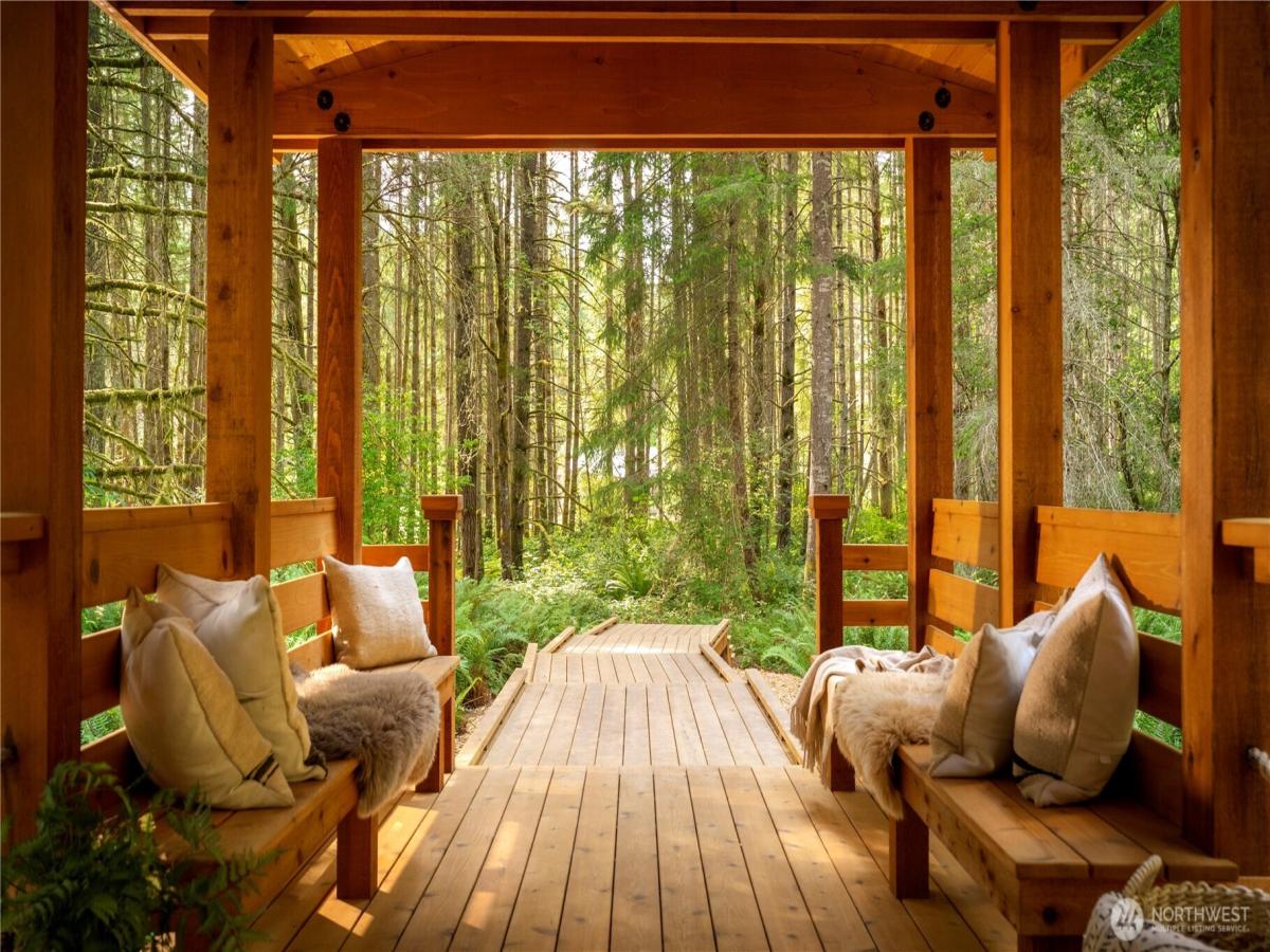 MLS #NWM2412775 image #0