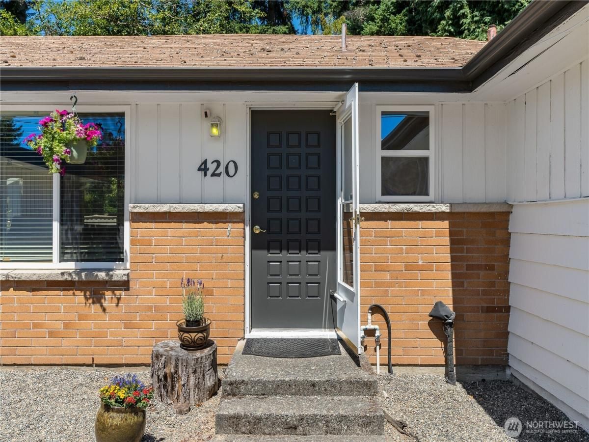 MLS #NWM2413105 image #0