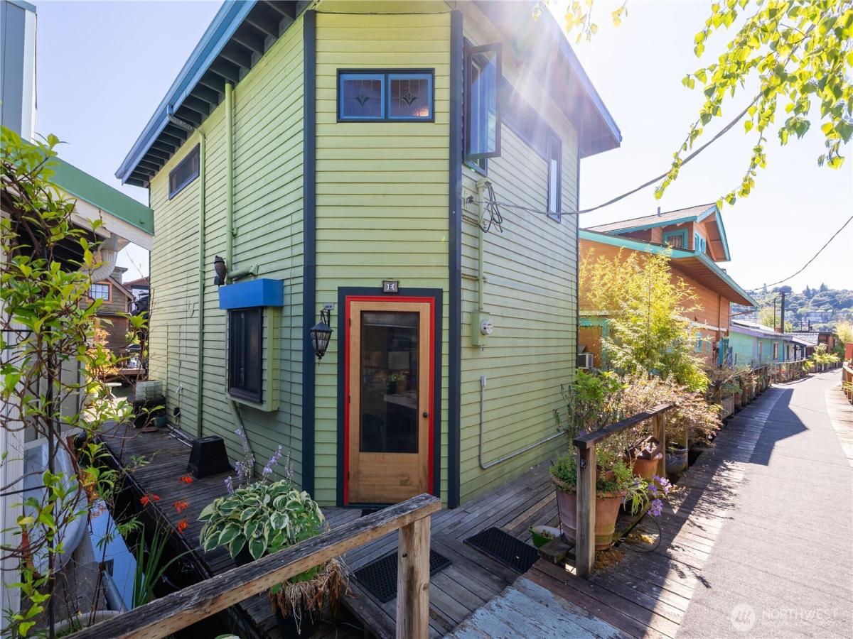 MLS #NWM2413125 image #0