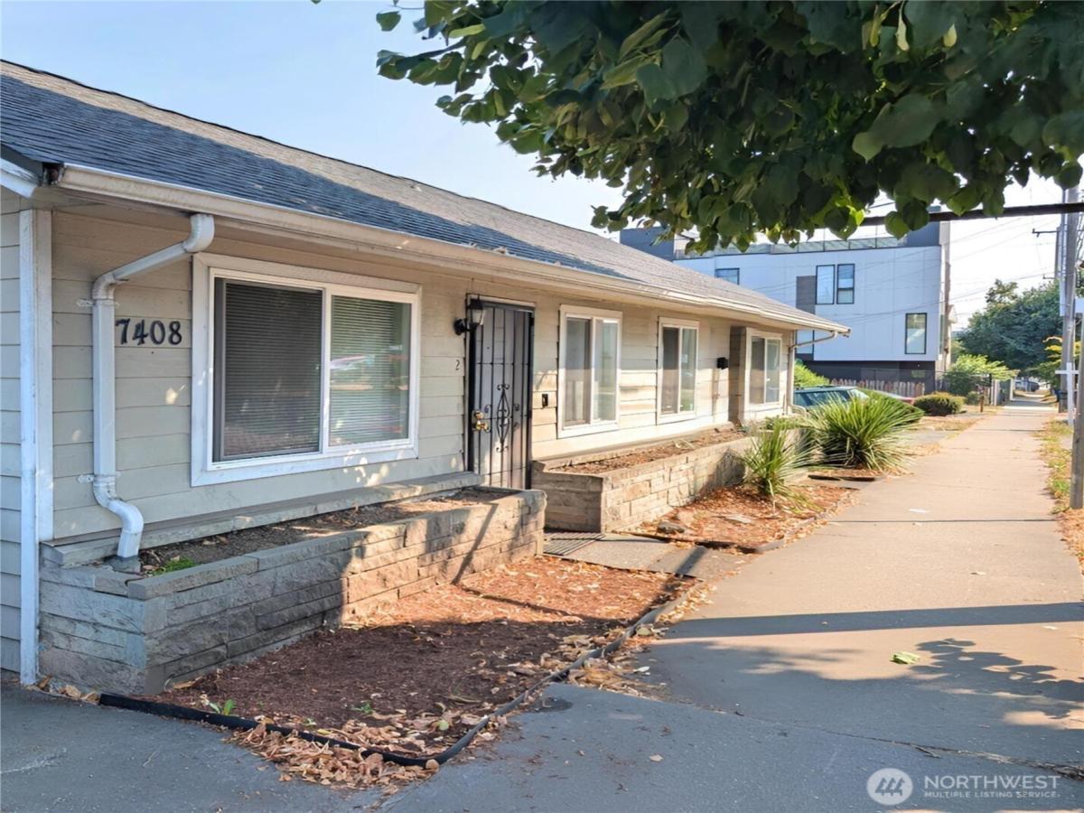 MLS #NWM2413358 image #0