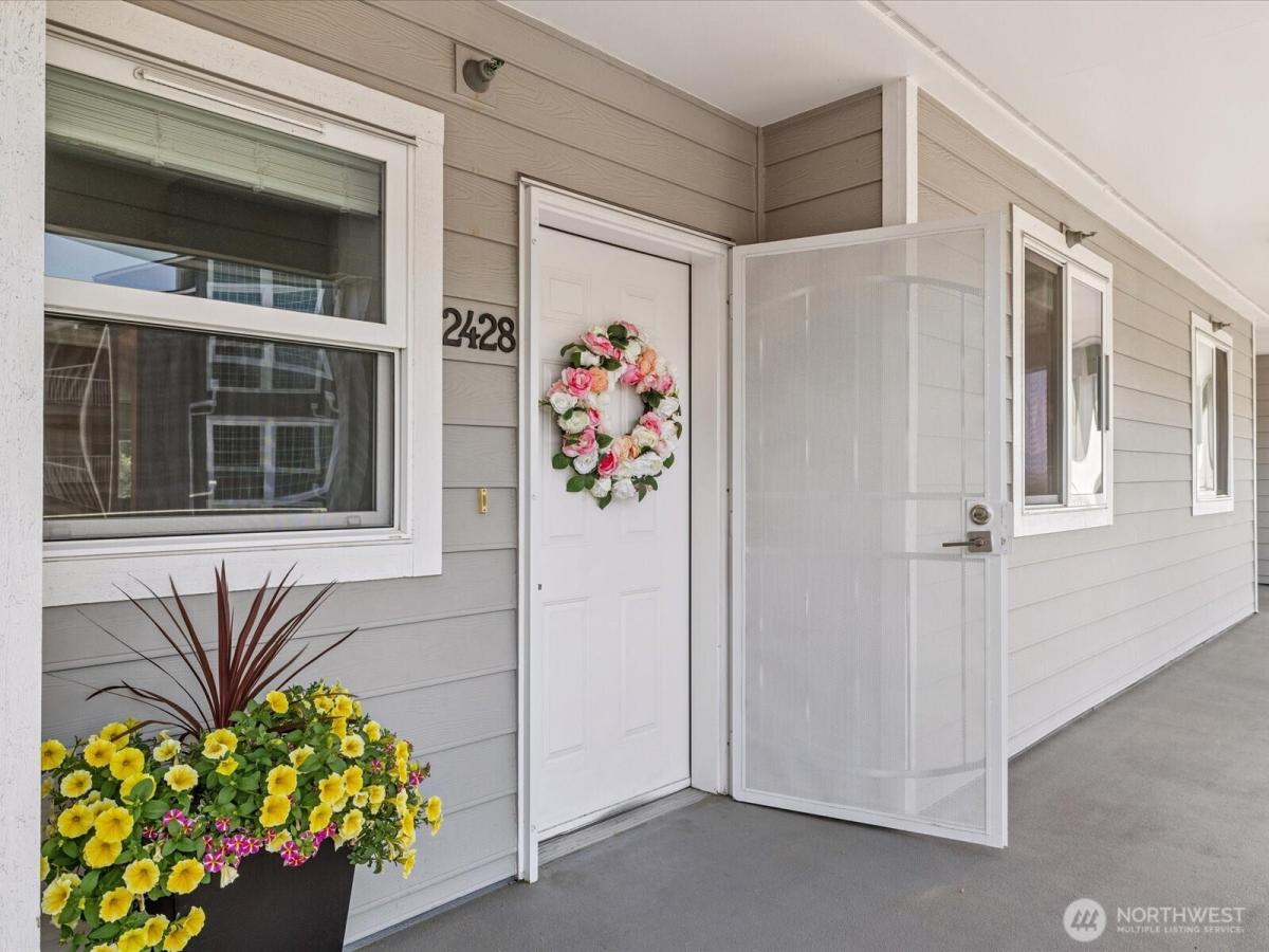 MLS #NWM2413649 image #0