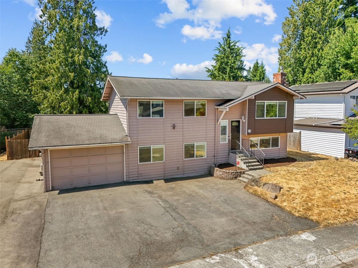 MLS #NWM2413998 image #0