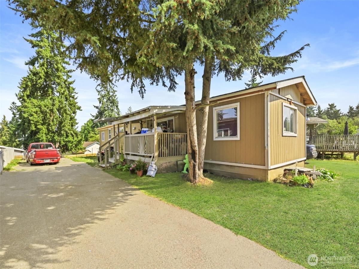 MLS #NWM2414347 image #0