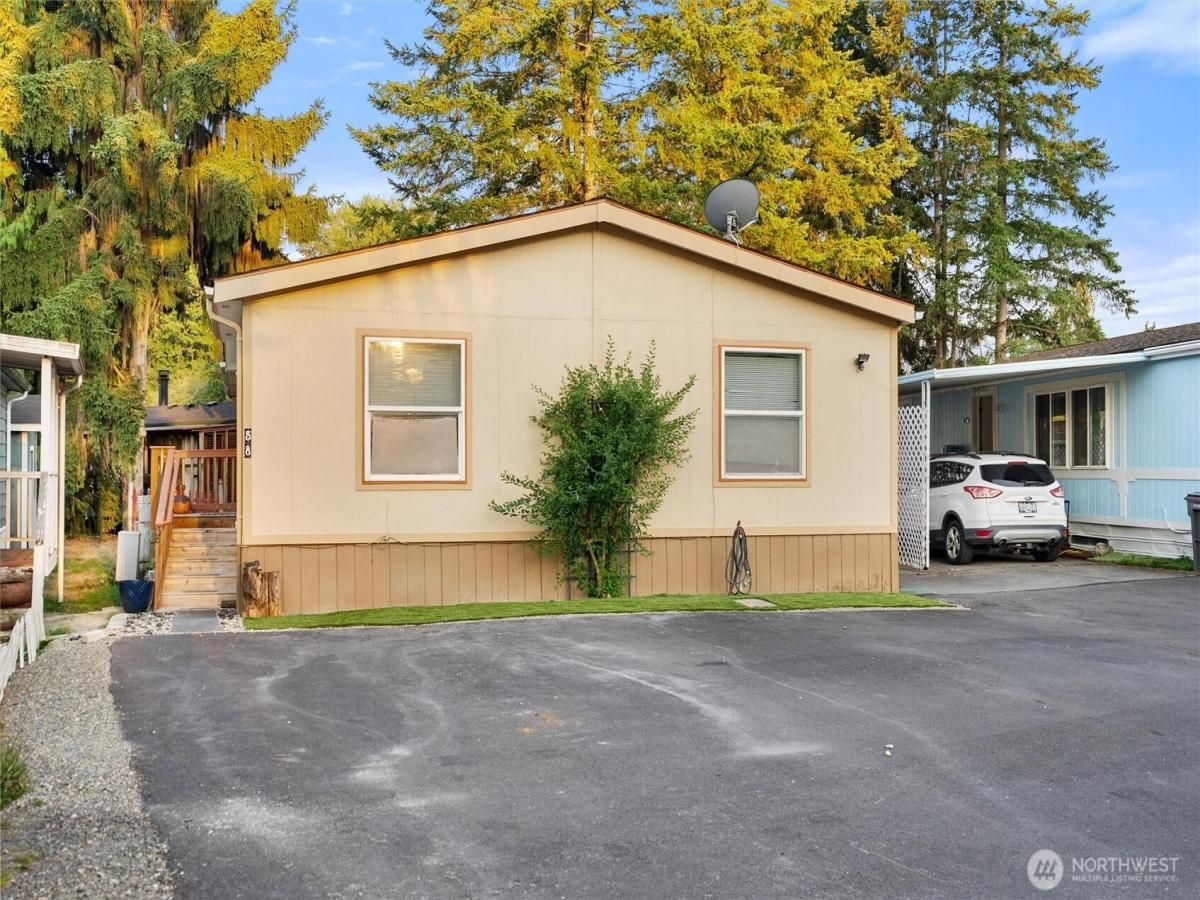 MLS #NWM2415057 image #0