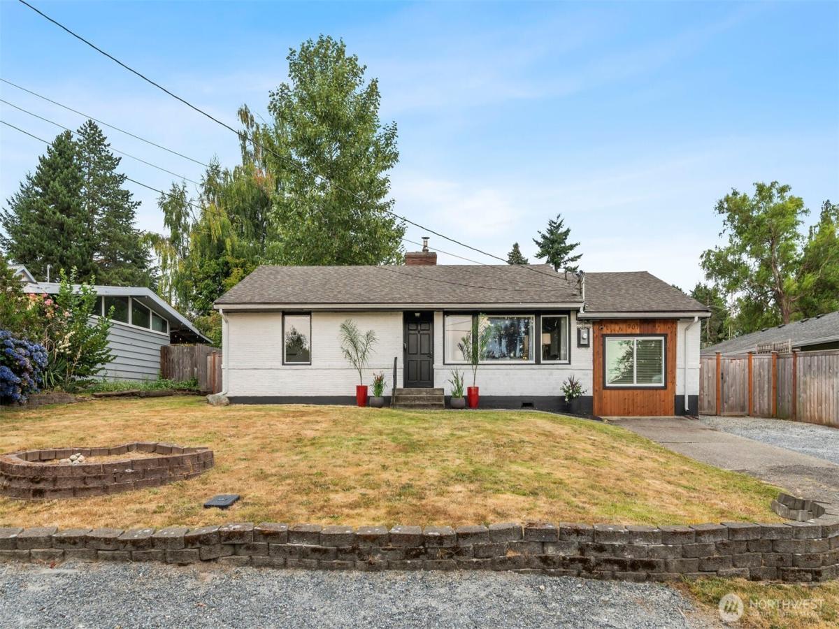 MLS #NWM2415368 image #0