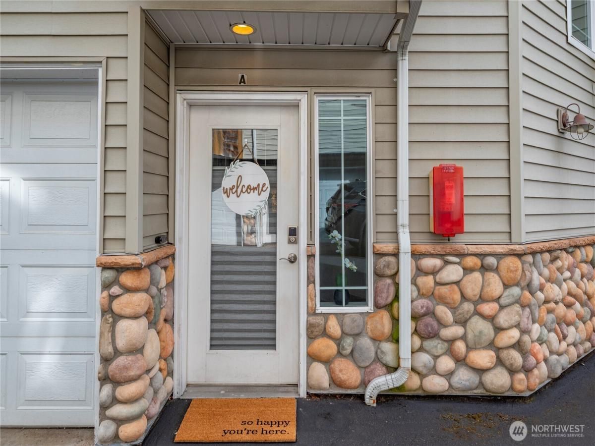 MLS #NWM2415878 image #0