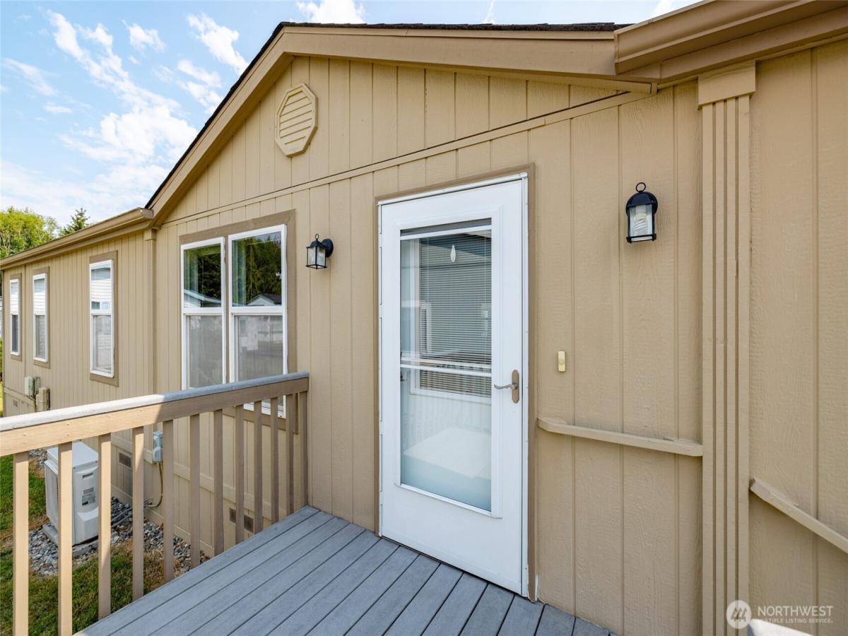 MLS #NWM2415933 image #0